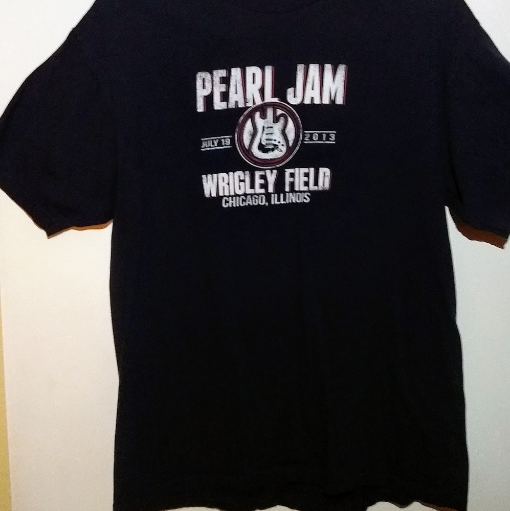 Pearl Jam concert T-shirt, Wrigley Field 2013